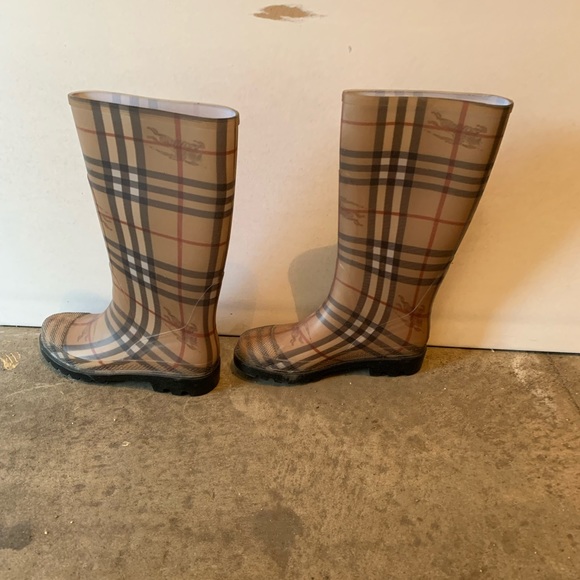 Rain boot - Picture 1 of 3